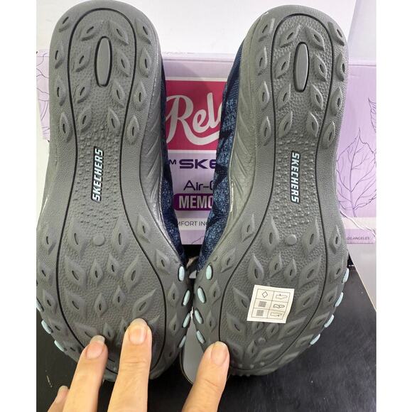 Skechers Vegan Navy Sneakers Relaxed Fit Size 5.5 New in Box - Picture 4 of 11